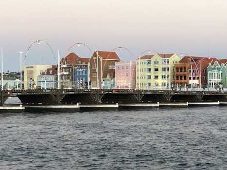 Curacao pontoon bridge