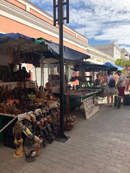 Shopping stalls in downtown Cienfuegos 