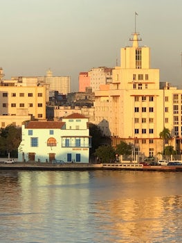 View pulling into Havana 