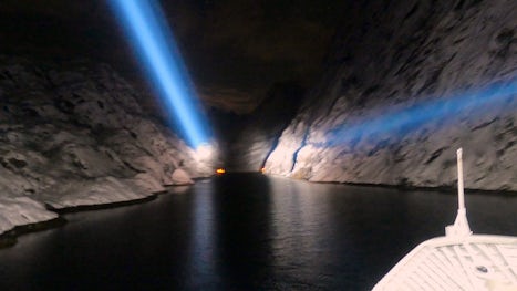 Trollfjord illumination