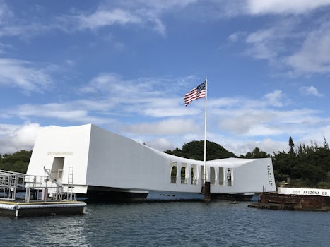 We added on a tour to Pearl Harbor memorial. Splendid and sobering. A must 