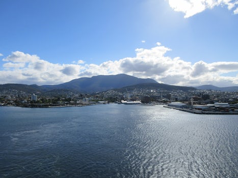 Sail away from Hobart