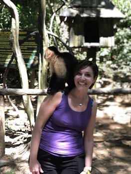 Hanging with the monkey’s in Roatan!