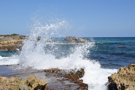 Waves crashing onto the rocks on the eastern side of Cozumel.