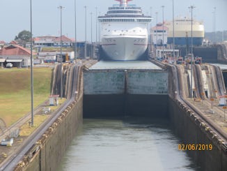 Panama Canal, Gatun Locks