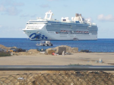 The Island Princess anchored at Grand Caiman.