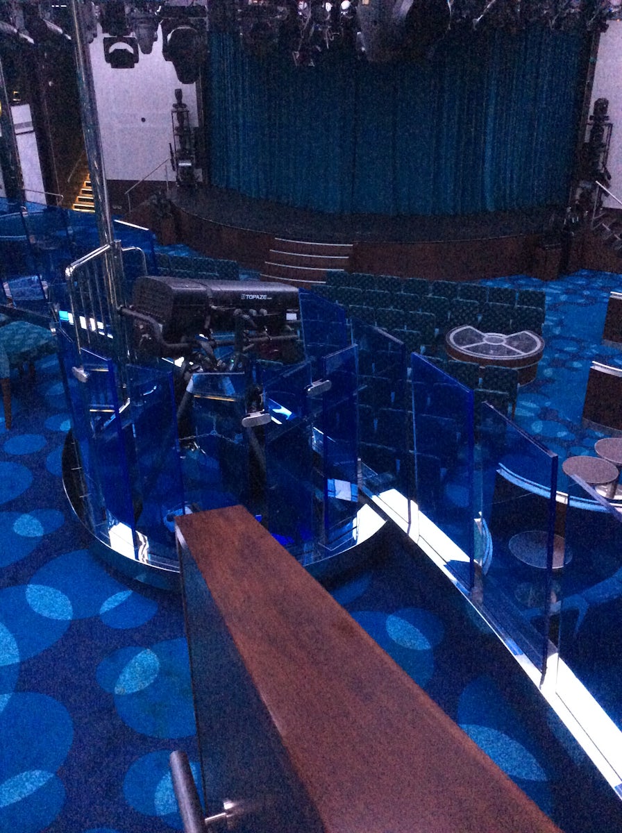 Liquid lounge main theater