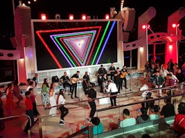 Cuban music and dancing at Zouk beach area