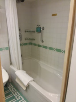 Full bath on Mini suite 