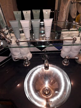 Elemis given supposed to last 5 nights with 3 people. Vanity still from the