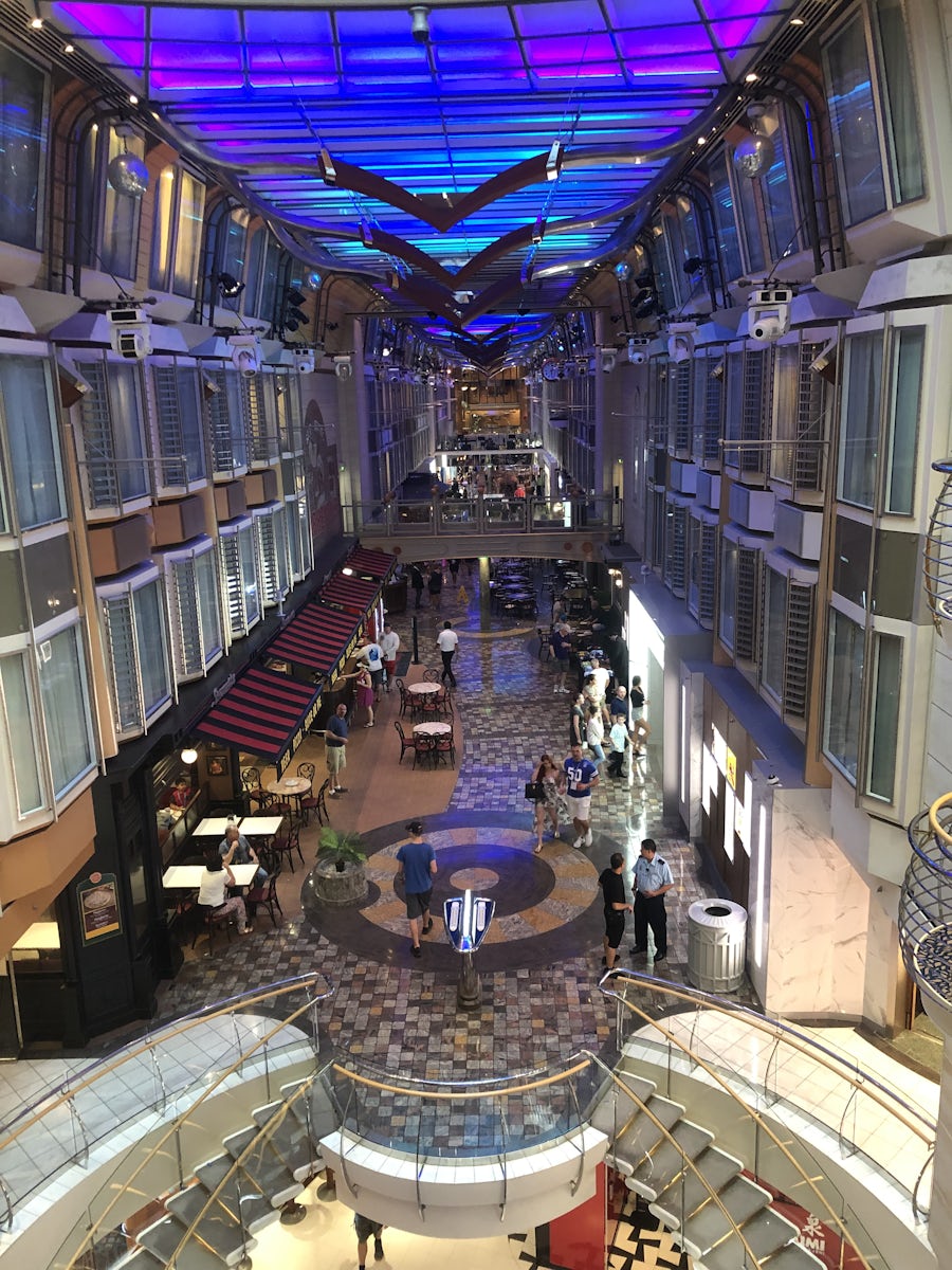 Independence of the Seas Promenade