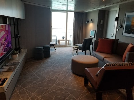 living room - royal suite