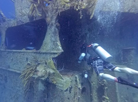 Scuba Dive in Nassau