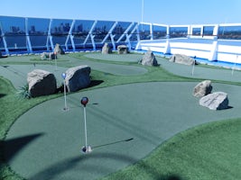 Miniature golf course