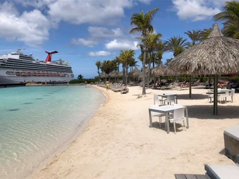 Curacao  Renaissance Hotel  nice relaxing day at their beach and infinity p