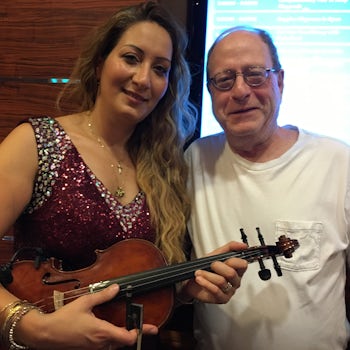 The incredible Hungarian violinist, Bernadett, entertained us at the Stardu