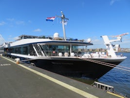 Monarch Countess at embarkation in Amsterdam.