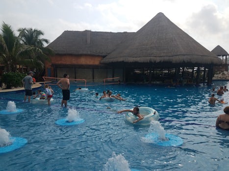 Large, free pool at the port in Costa Maya. 