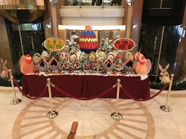 Easter presentations in the Atrium