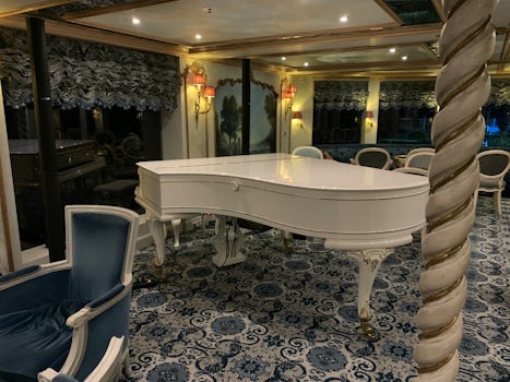 This piano is in the main lounge where they had nightly live entertainment 