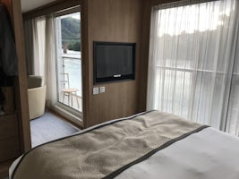 AA cabin bedroom (French balcony)