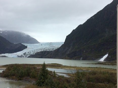 Mendenhall Glacier and Nugget Falls (Juneau)
