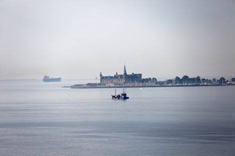 Kronborg Castle at dawn, &#39; the setting of HAMLET &#39; on route into Co