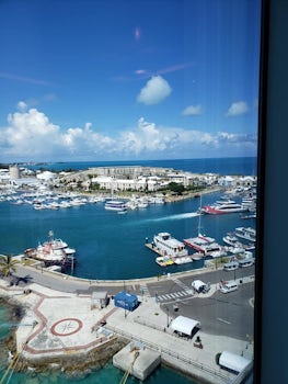 View ship at port/Bermuda 