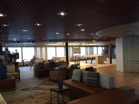 Explorer Lounge, Level 10 - at the bow