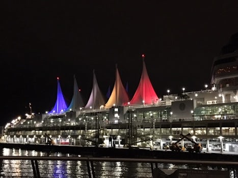 Canada Place - at night (Vancouver)