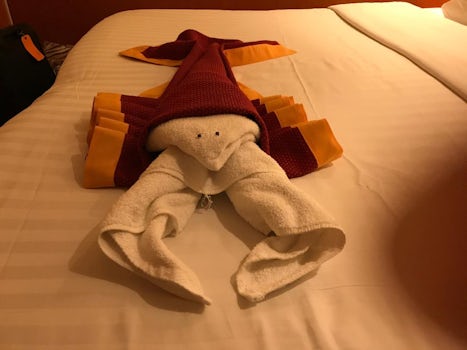 Sasih created this Towel Lobster for our bed on the last night. So creative