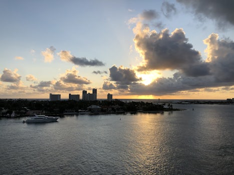 Dawn on November 7, 2019 back in the berth at Port Everglades 7AM disembark
