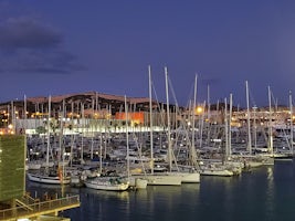 Evening in Catagena, photo of the Harbor.