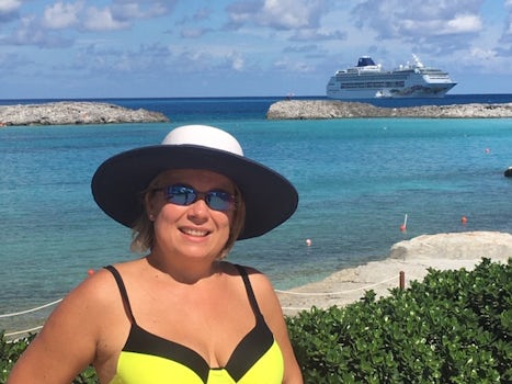 Me in the Stirrup Cay with Norwegian Sky in the background.