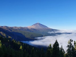 Mt Teide at 3718 above sea level is quite impressive on a clear beautiful d