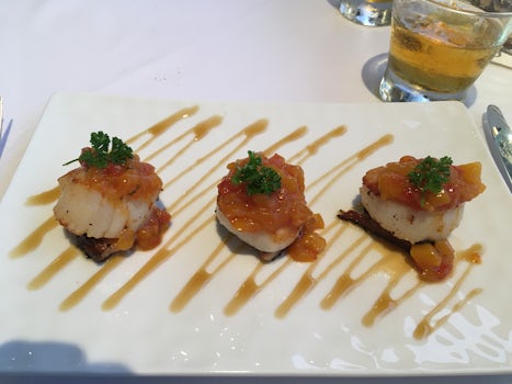 Seared Scallops for appetizer at Bayamo Specialty Restaurant...these were D