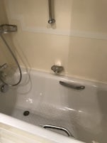 Bathtub, I don't know how you rotate these photos.