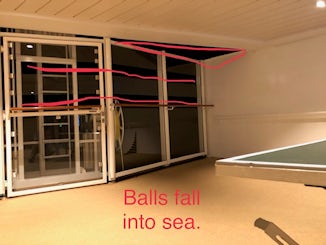 Ping pong balls keep on shooting into the sea! Really too bad. 