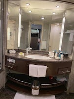 Bathroom - Penthouse Suite 11014 - Oceania Marina