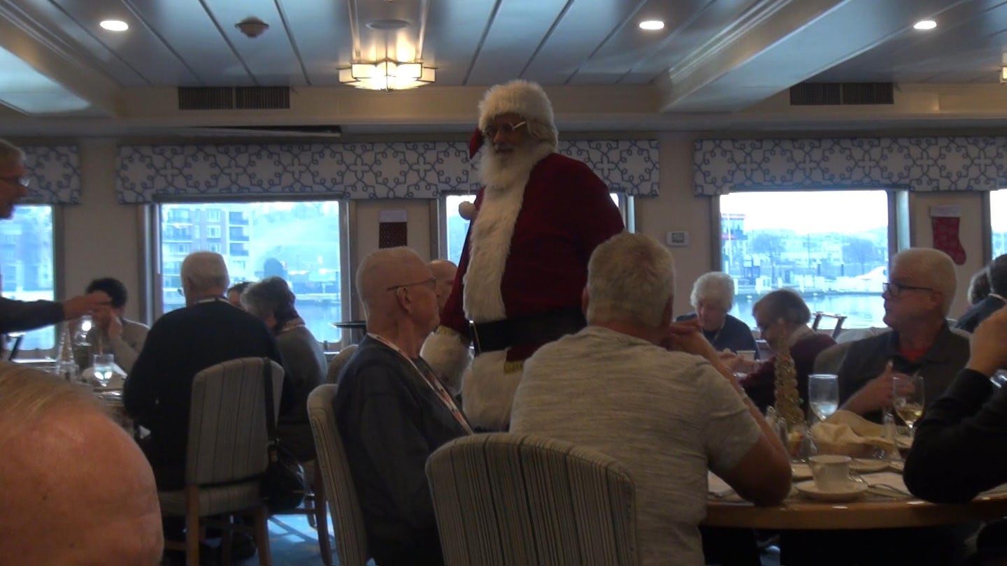 Santa Claus visits the dining room