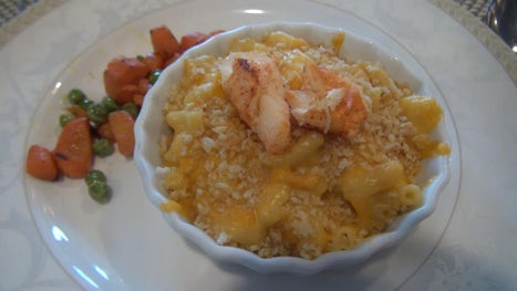 Lobster mac and cheese - a very good lunch entree.