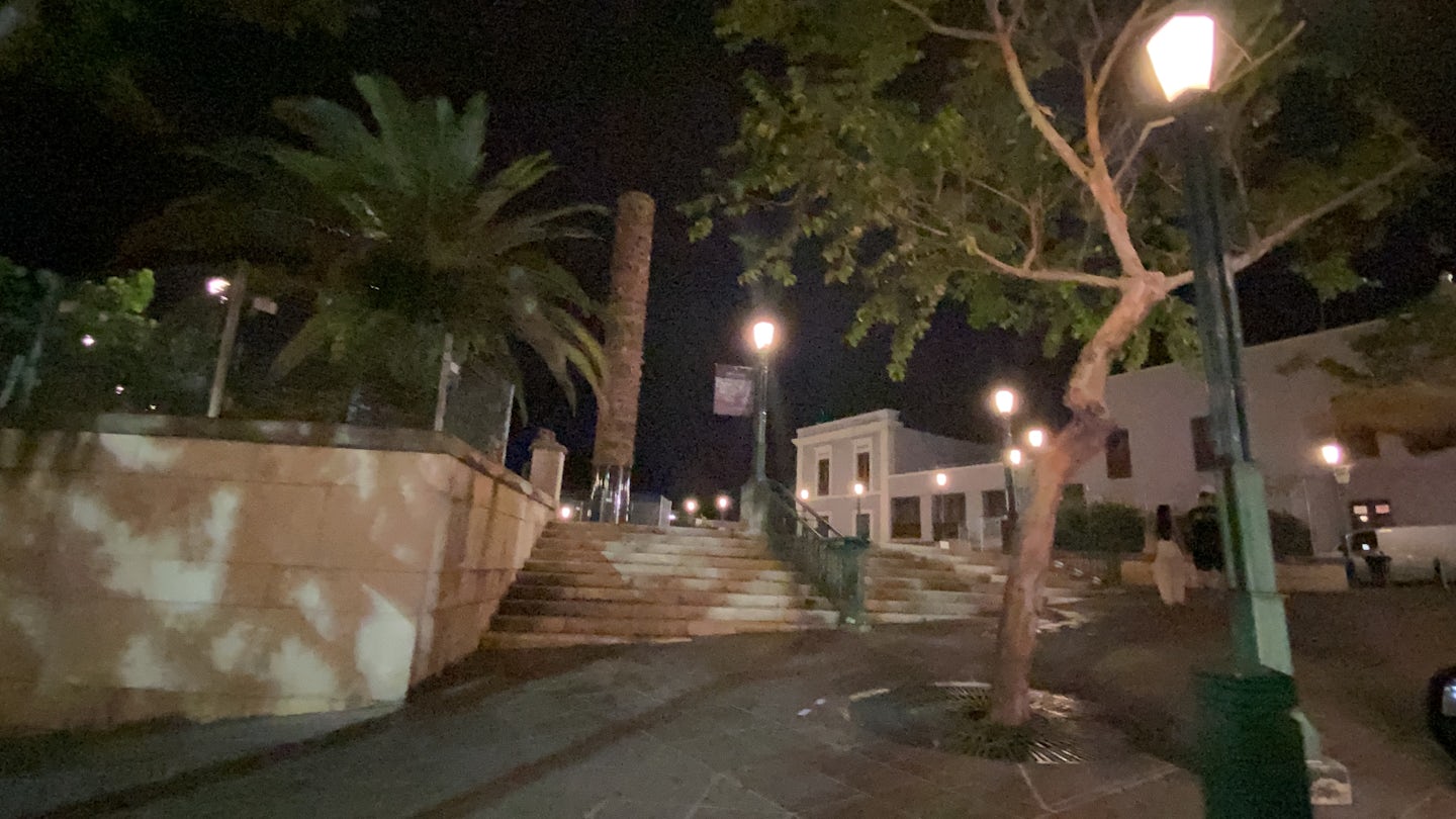 Empty street in San Juan