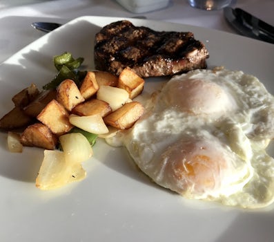 Steak and eggs in Moderno