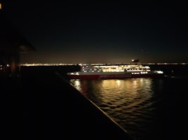 #carnivalcruise coming int to Melbourne spirit of Tasmania in the hwy shipp