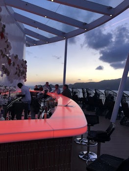 Sunset bar, bar lights change color, beautiful and relaxing, rarely crowded