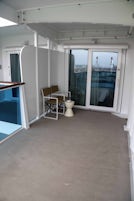 Large balcony cabin but sparsely furnished - sun loungers would be good!!!