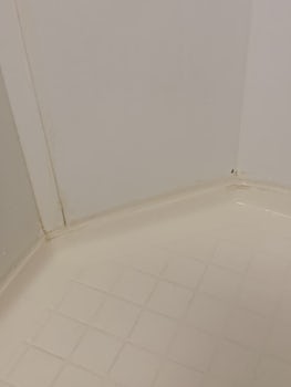 Dirty bathroom 
