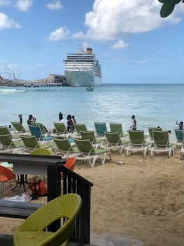 pic of ship from Margaritaville bar and grill at Ocho Rios