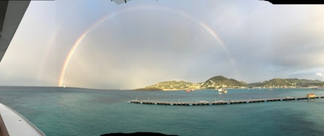 Full rainbow arriving in St. Maarten