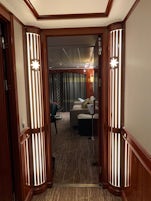 Haven 2 bedroom 14006- cabin entry foyer
